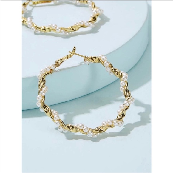 BABY PEARL & GOLD HOOP SPIRAL EARRINGS 2” ROUND - Picture 3 of 4